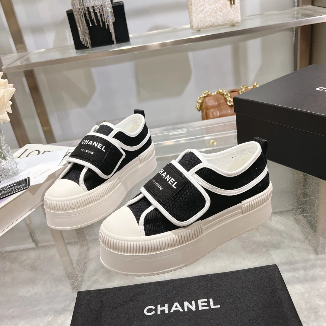 Thick soled canvas cookie shoes 1024092930