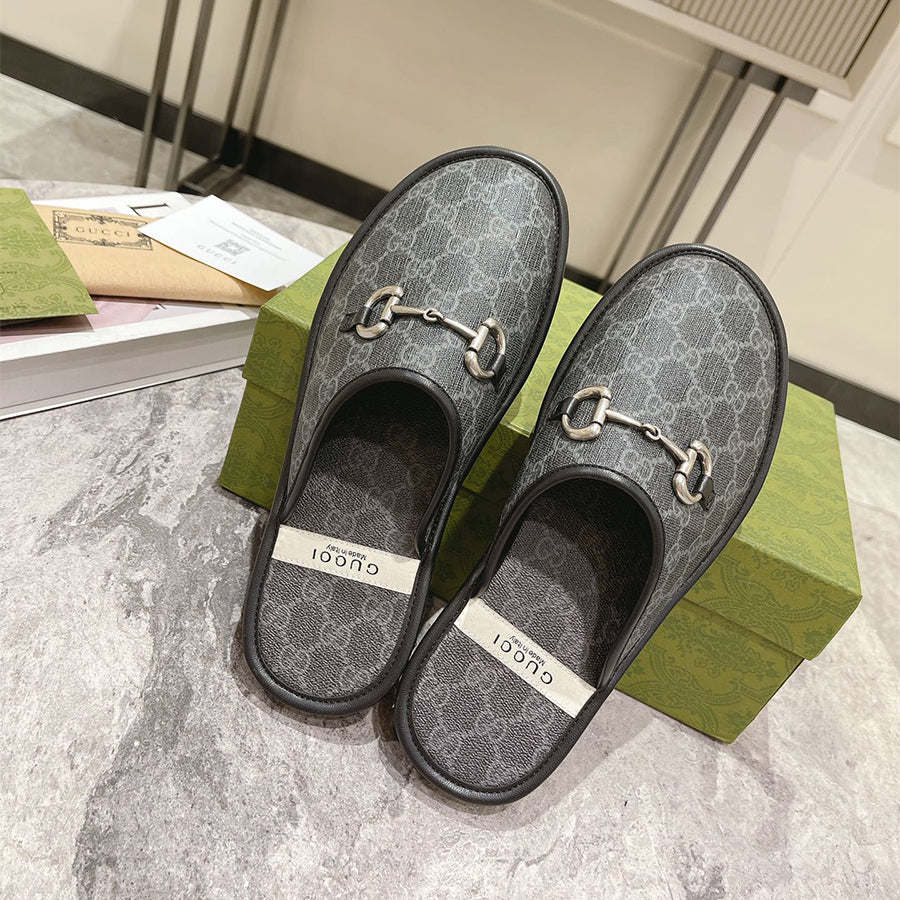 GC couple slippers-01