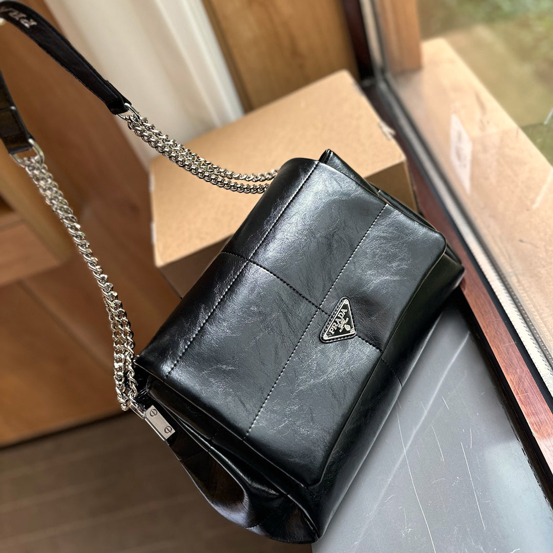 New trendy and fashion bags CWT1023091313