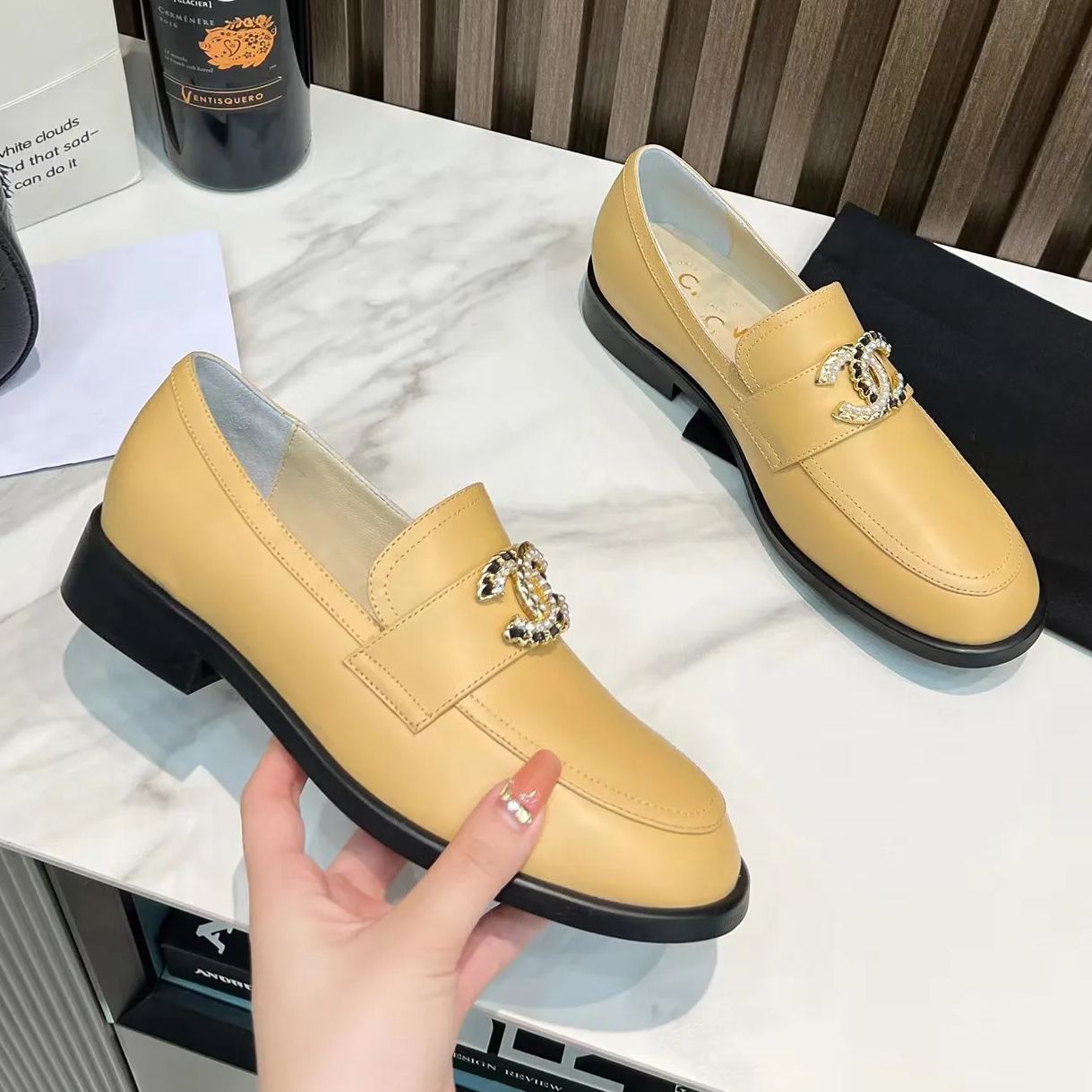 23 Womens aktuelle Top-CL-Loafer 1