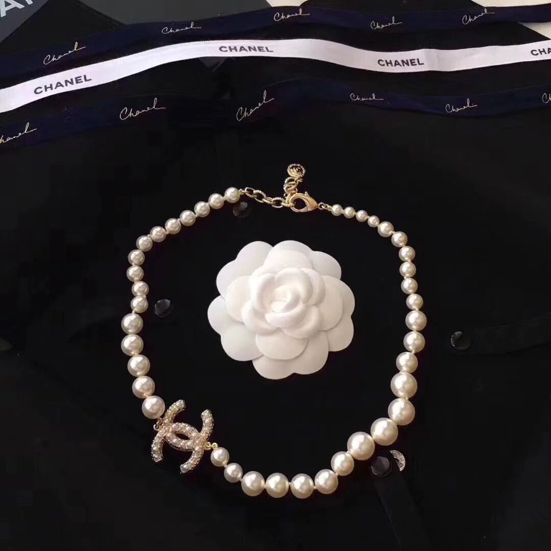 Classic Clavicle Pearl Necklace Elegant Fashion Generous Style 1024030504