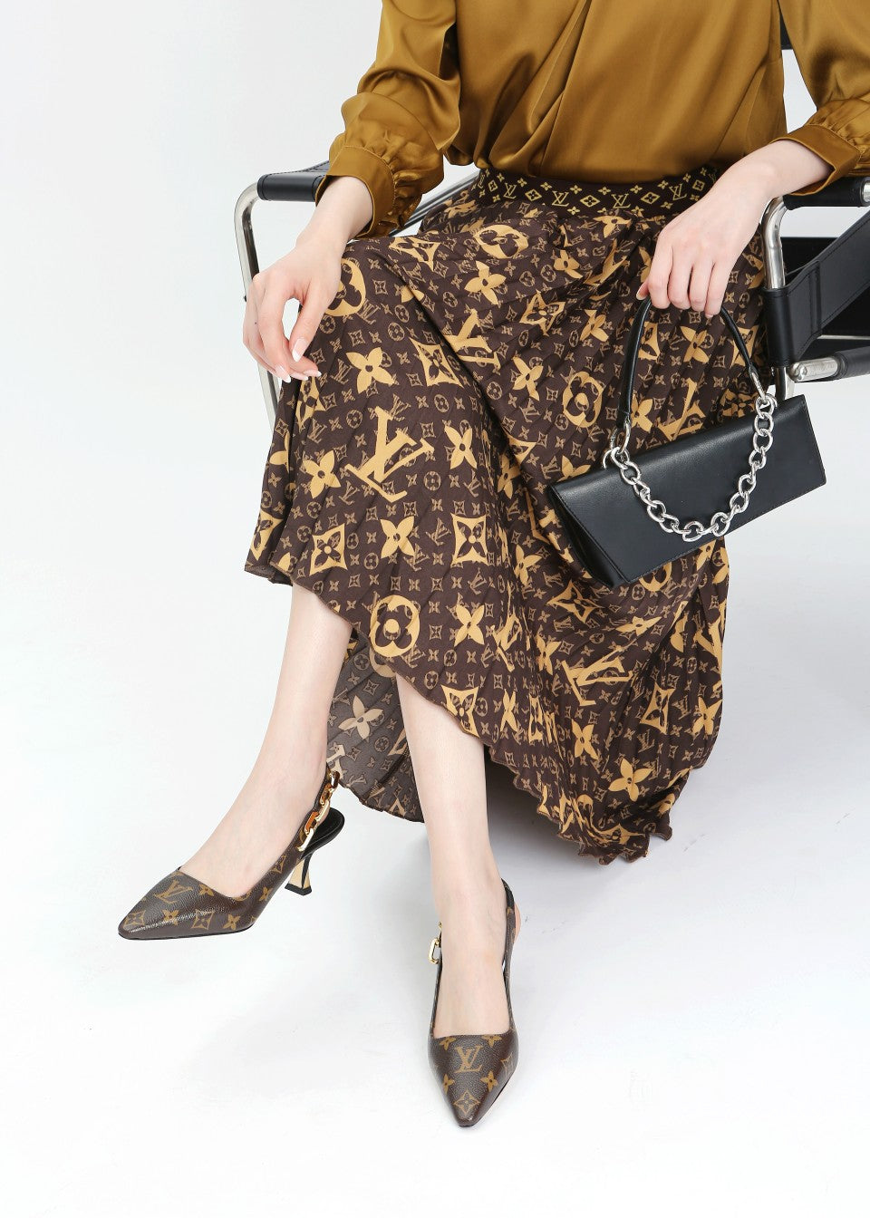 V-23 new printed chain high heels XC0723091401