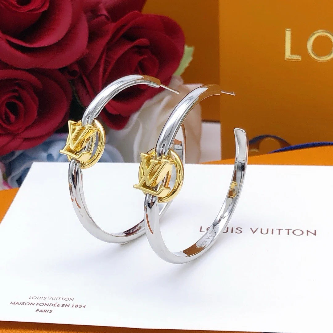 Fashion and versatile new earrings 1024052710