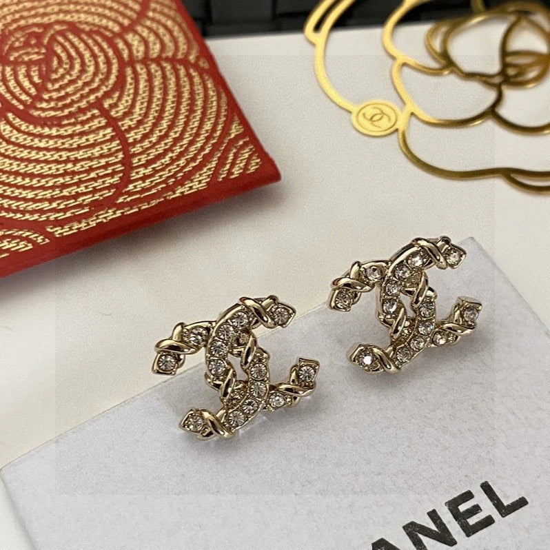 Super versatile new pearl earrings 1024040119