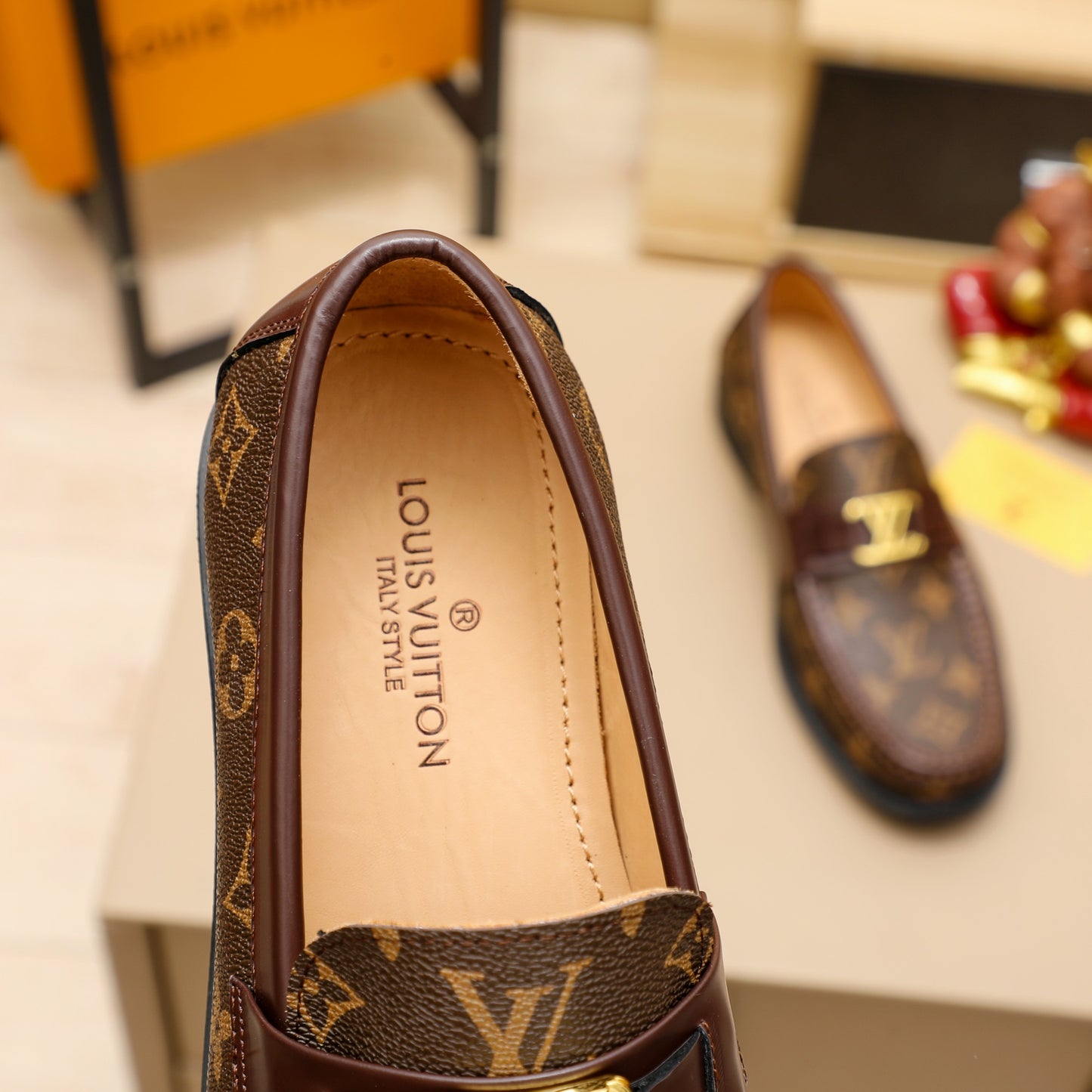 V print fashion leather shoes 0724050603