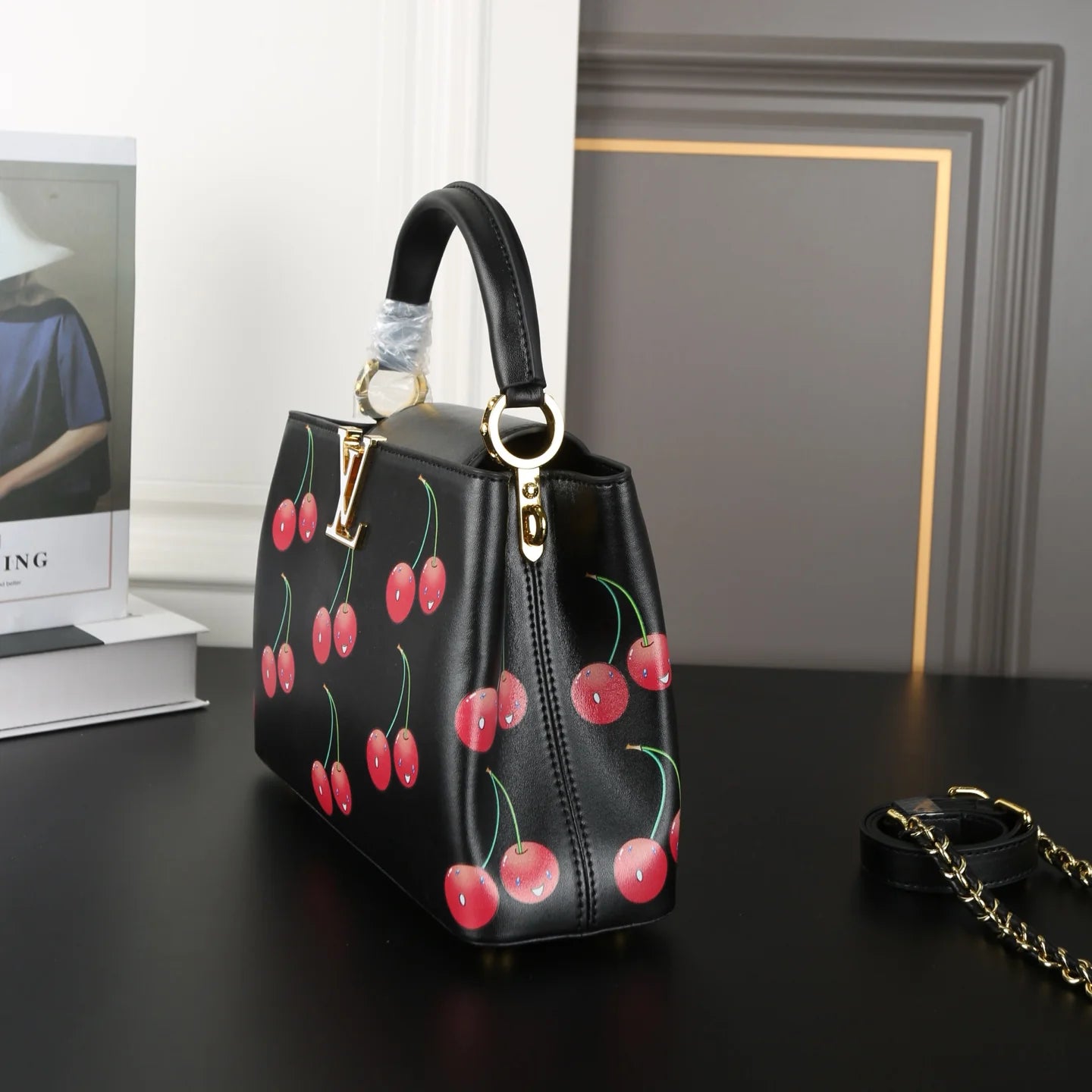 Cherry Kapusin Shoulder Bag 1025060915