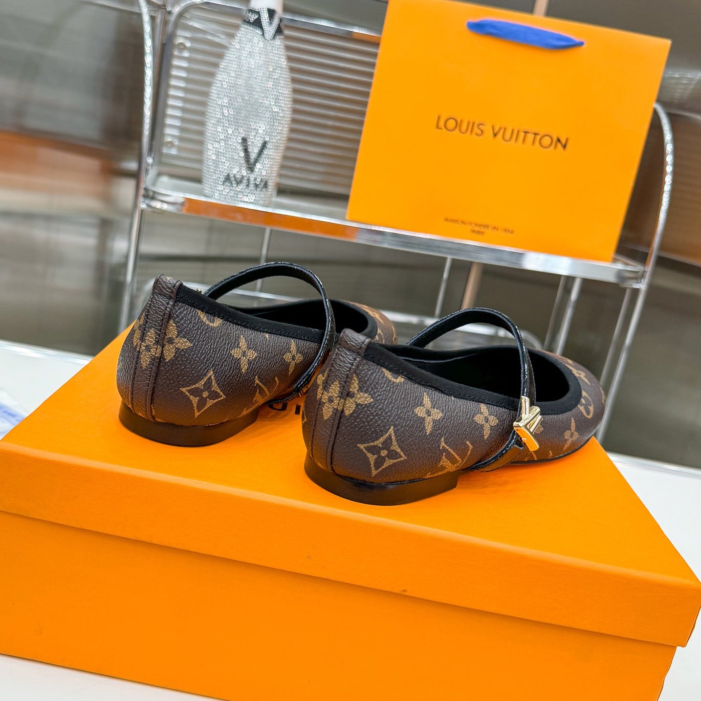 Round toe flat shoes 1824041115