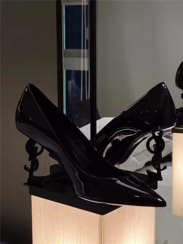 Pointed Trendy And Fashionable High Heels 1023120810