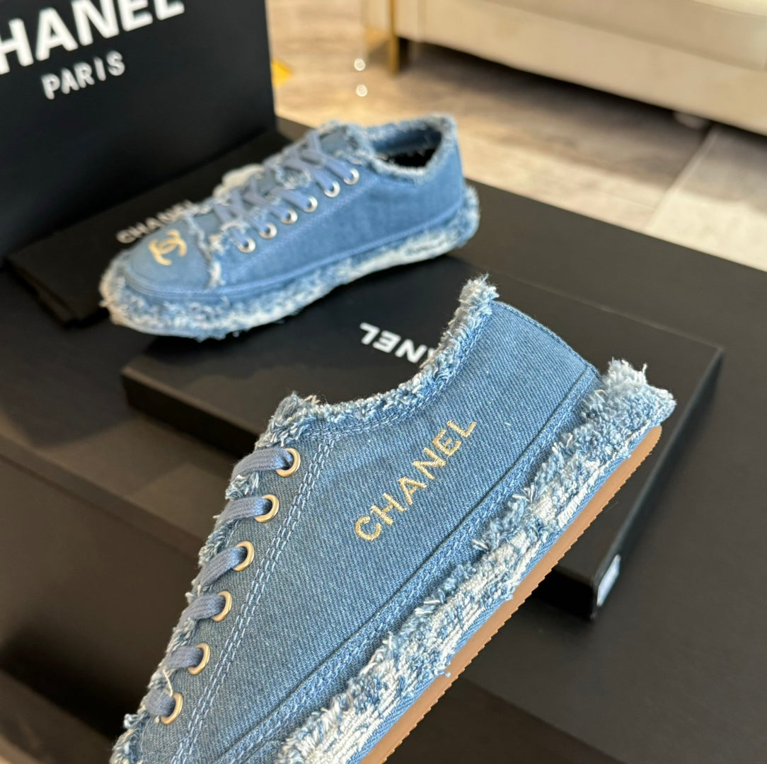 CNL Luxury Fashion Embroidered Tassel Casual Shoes Canvas Shoes 0725020803