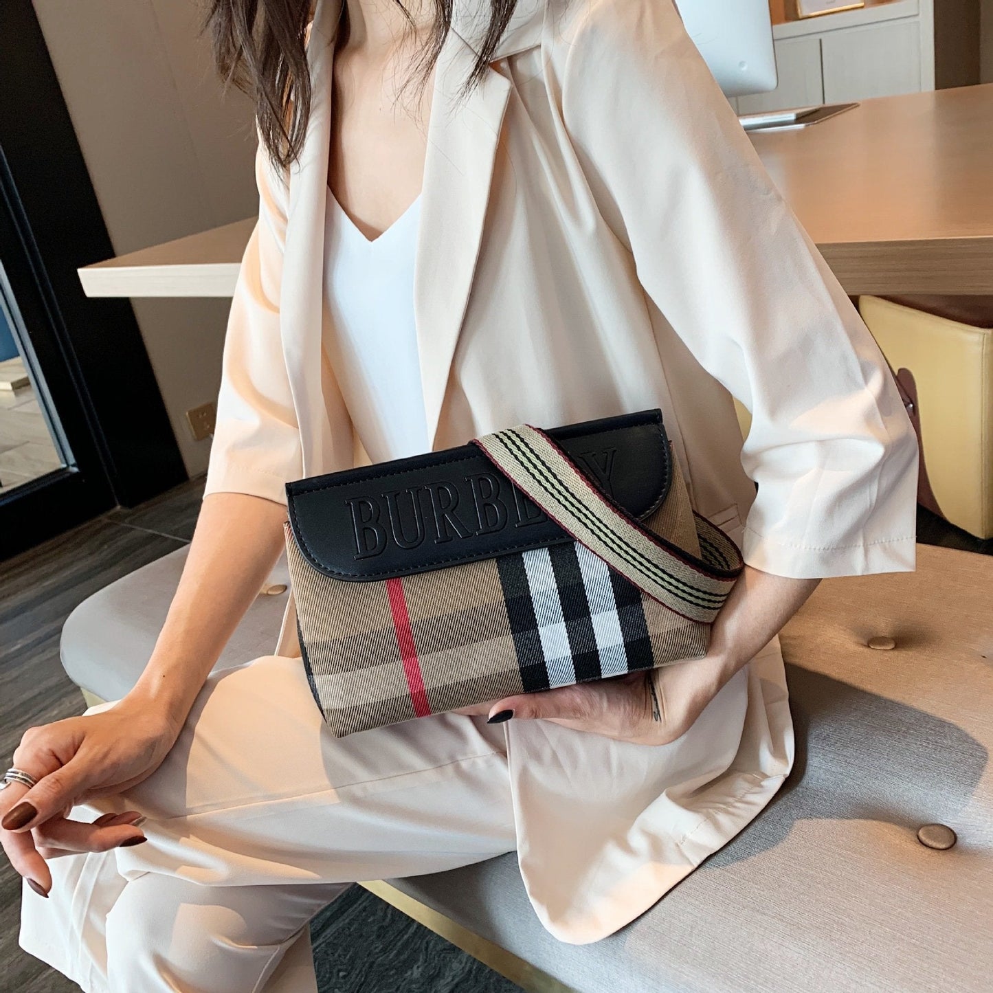 New Fashionable Contrasting Casual Women's Bag 1023121802