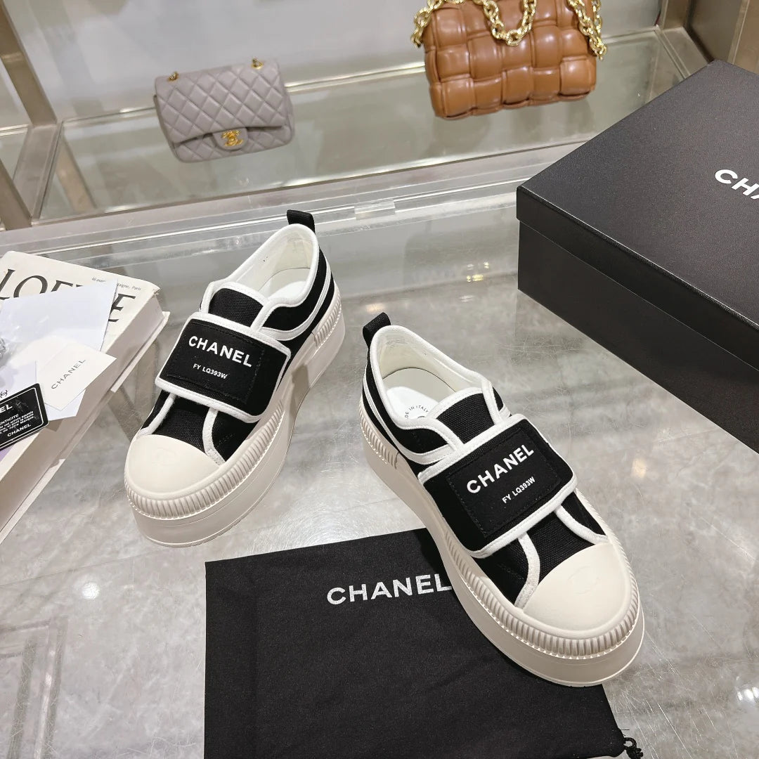 Thick soled canvas cookie shoes 1024092930