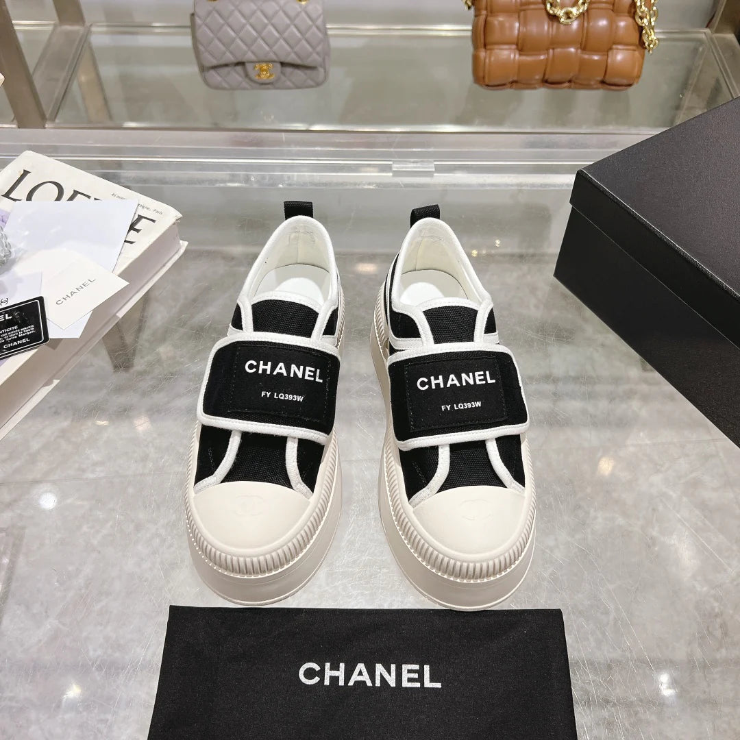 Thick soled canvas cookie shoes 1024092930