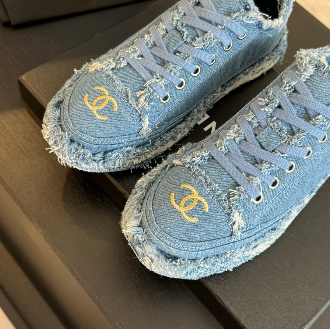 CNL Luxury Fashion Embroidered Tassel Casual Shoes Canvas Shoes 0725020803