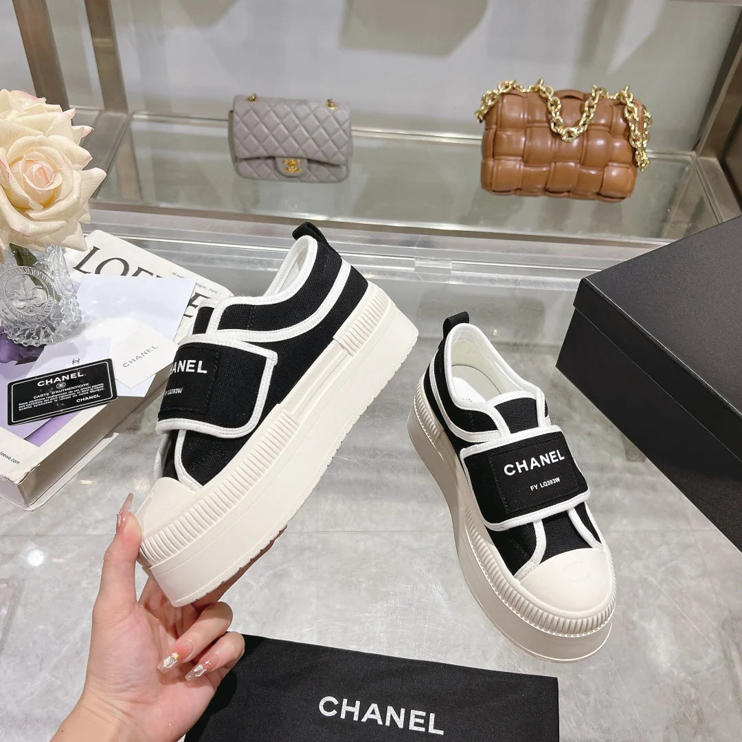 Thick soled canvas cookie shoes 1024092930