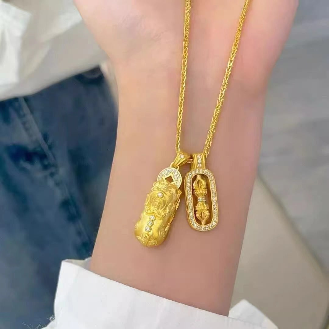 A light luxury style collarbone chain 2025081306