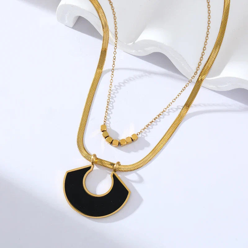 Square pendant necklace 2025081210