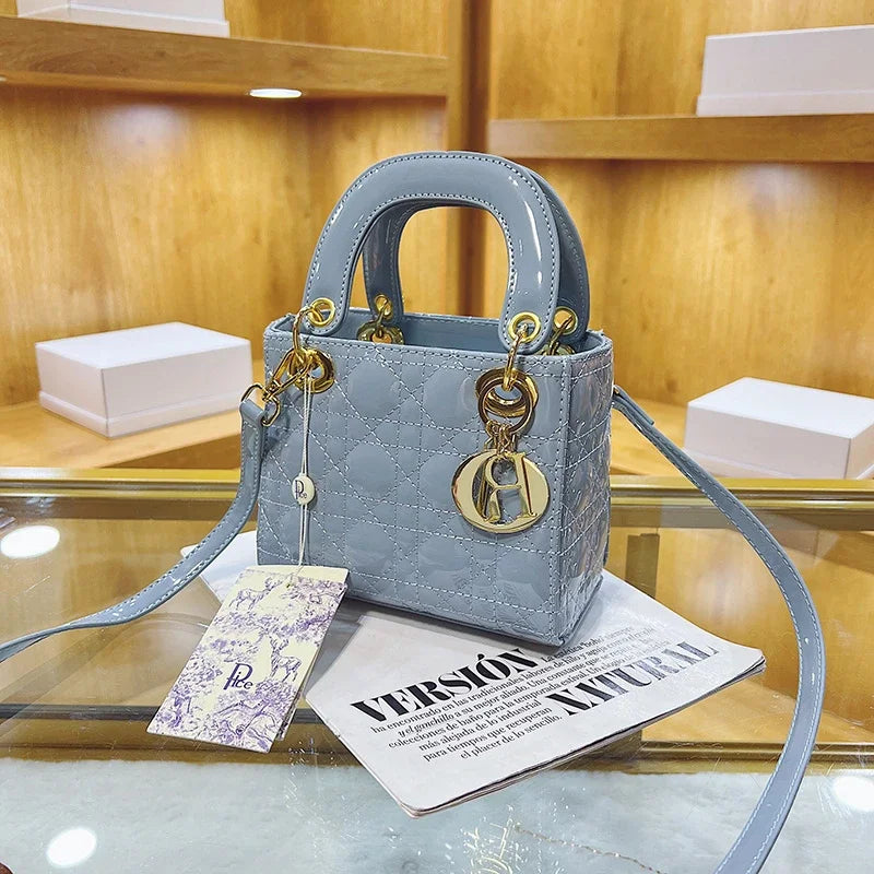 Solid-color shopping handbag 2025072906