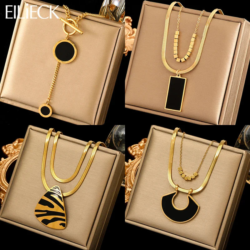 Square pendant necklace 2025081210