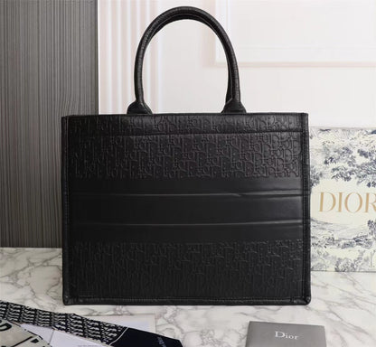 Book Tote In Leather