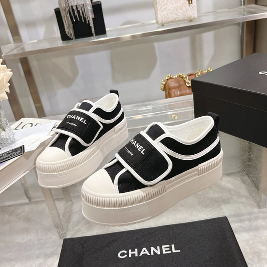 Thick soled canvas cookie shoes 1024092930