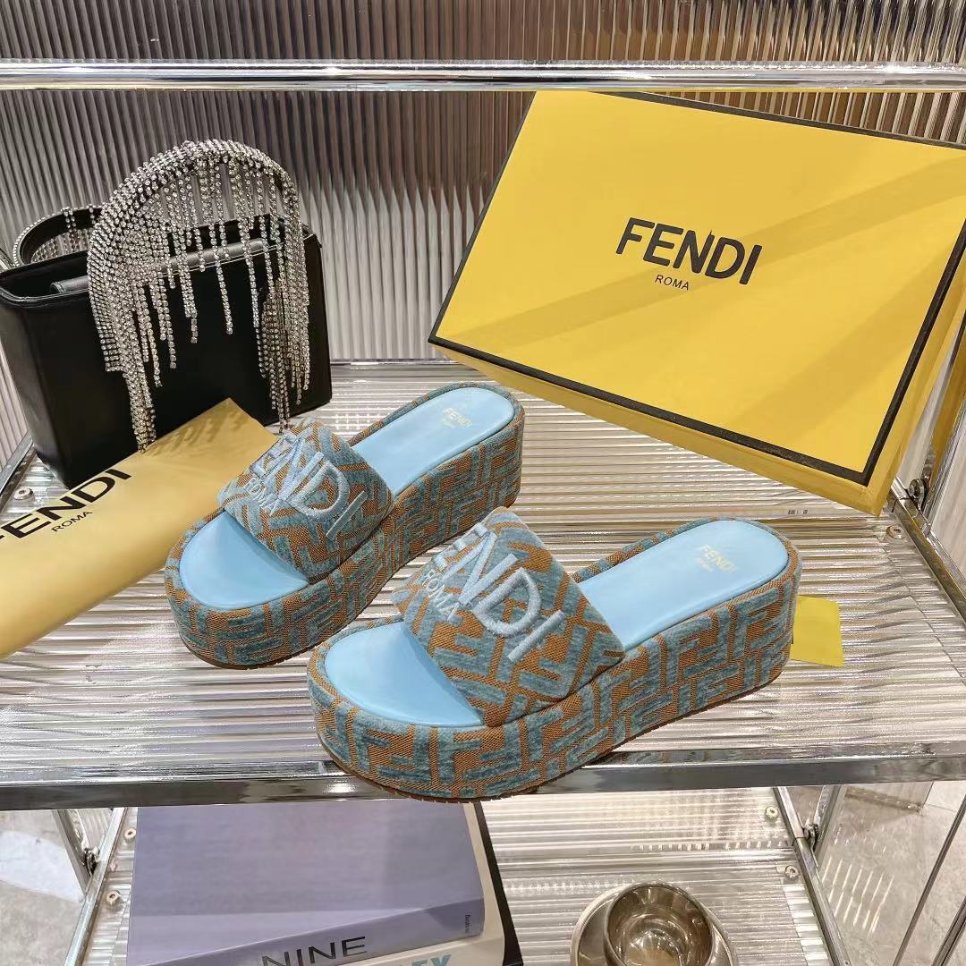 FD Fashion Thick-soled Slippers 0725030503