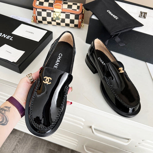 CNL luxury fashion patent leather loafers 0725012001