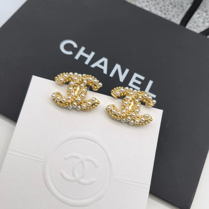 Fashion and versatile earrings 1024052312