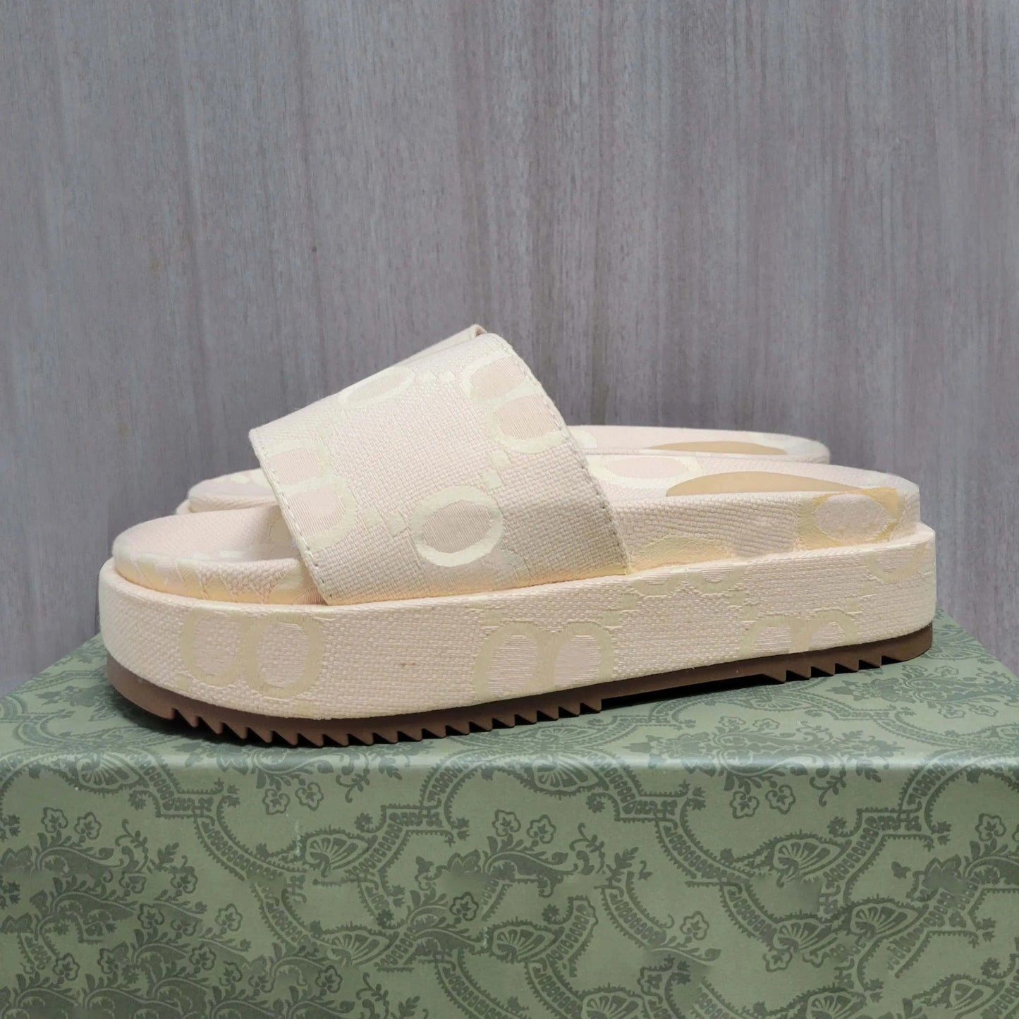 Fashion Sandals slippers Luxury 1025073104